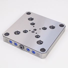 CNC Xindian Precision CNC milling machine four-axis five-axis machining rigid iron material manual chuck D96-D52